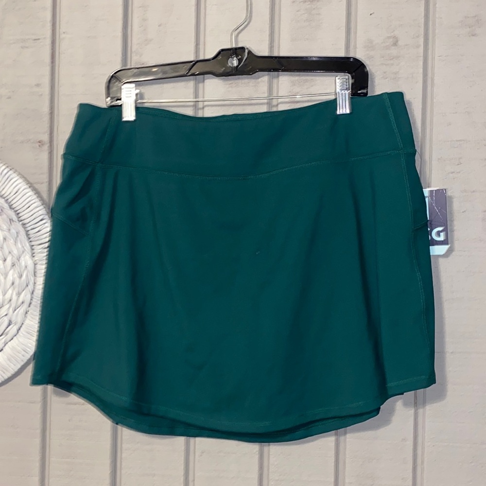 DSG green skort XL new with tags